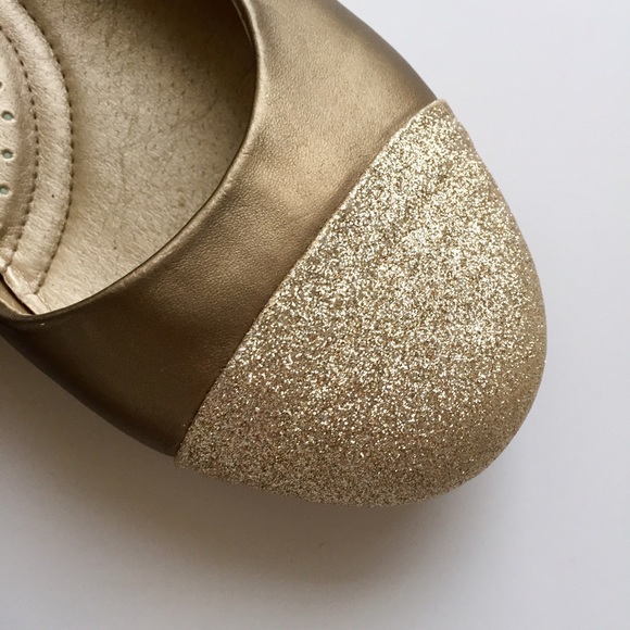 Gold Round Toe Flats - Picture 3 of 4